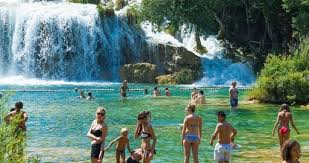It is also bordered by slovenia to the northwest, hungary to the north, bosnia and herzegovina to the southeast, serbia in the east. Croatia Vacation Tours Travel Packages 2021 22 Goway Travel