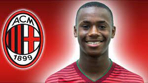 Le losc a annoncé jeudi soir la signature du défenseur portugais tiago djalo (19 ans) en provenance du milan ac… où rafael leao avait été cédé plus tôt dans la journée. Tiago Djalo Welcome To Milan Ultimate Defending Skills 2019 Hd Youtube