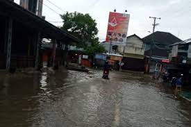Berdasarkan keterangan dari beberapa orang yang pernah bermimpi tentang hujan deras petir dan banjir, makna dari mimpi tersebut dapat menjadi sebuah petunjuk bahwa si pemimpi akan mendapat perasaan tidak seperti biasanya. Diguyur Hujan Deras Kota Pangkalpinang Kembali Terendam Banjir