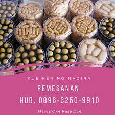 Cetak stiker label kue dengan mudah bisa digunakan untuk stiker toples kue, stiker kotak mika dll. Desain Toko Kue Kering Cek Bahan Bangunan