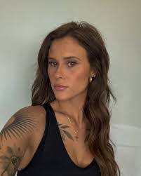 Lexie Hall's Instagram, Twitter & Facebook