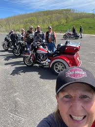 Motorcycle ride through Oregon mountains