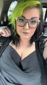 Hi! I'm Lauryn! 32 and no kids. I live in Wisconsin and work in Minnesota.  You can say hi