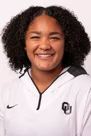 Ella Paris's Instagram, Twitter & Facebook