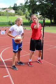 Δεκατέσσερα χρόνια συνέπειας και ποιοτικής το eurohoops olympia basketball camp επιστρέφει για 14η χρονιά και σε συνεργασία με το eurohoops. Jubilaum In Den Osterferien Das 200 Basketballcamp Schloss Hagerhof