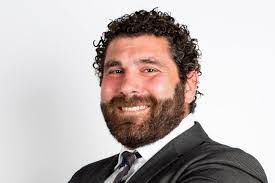 Charlie Farah's Instagram, Twitter & Facebook