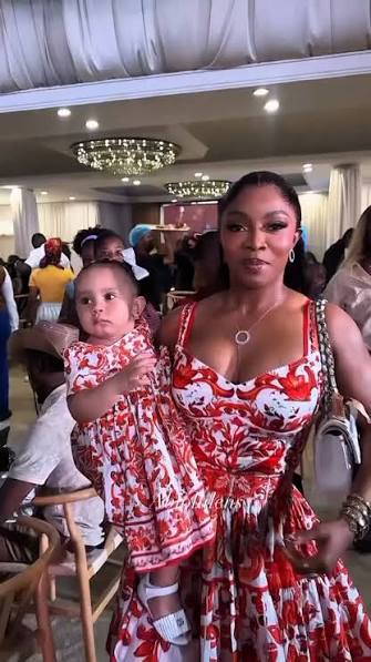 Twinning in style and stealing the spotlight! ❤️✨ Toke Makinwa and her  daughter looked absolutely adorable in matching Dolce & Gabbana outfits for  Rakeem's 1st birthday celebration. A picture-perfect mother-daughter  moment! 👩👧👗✨