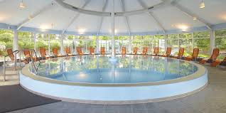 Erleben sie im strandhotel binz inseltypische gastfreundlichkeit, direkt an der weitläufigen strandpromenade. Seehotel Binz Therme Rugen Ostseebad Binz Hotel Insel Rugen