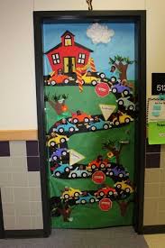 110 Sinif Kapi Susleme Ornekleri 1 Sinif School Doors School Ve Classroom Board