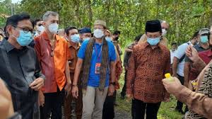 Banyak tempat wisata bertema alam yang bisa kamu temukan di kabupaten pandeglang seperti pemandian air panas, pantai, pendakian gunung, sampai camping. Kunjungi Kampung Agrinex Di Pandeglang Menparekraf Ini Konsep Wisata Baru Terbuka Dan Religius Tribun Banten