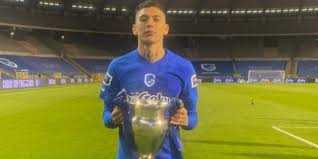 Si tienes la suerte de ser diferente, no cambies nunca @krcgenkofficial #5 ⚽ vato welcome mi mundo. Gerardo Arteaga Campeon De La Copa De Belgica Con El Genk Diario Valor