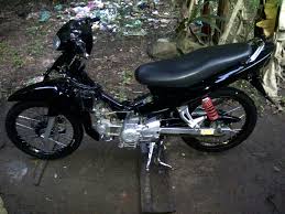 Yamaha new jupiter z antara lain mesin kapasitas 115 cc dengan perubahan terlihat cukup signifikan dari sisi bentuk depan. Modifikasi Motor Jupiter Z 2009 Hitam Modifikasi Motor Terbaru 2021