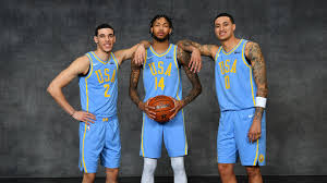 Lebron james can jump up to 44 inches, giving him the ability to throw down some of the most insane slam dunks kevin durant has a vertical leap jump ability of 33.5 inches, which is less than steph curry's, but once you factor in his height and wingspan you are. Can Lebron Play Center In A Lakers Death Lineup Cgtn