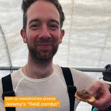 Our team have said goodbye to Cape Royds! 👋🏛 It was a bittersweet morning  as General Manager of Programmes Johan Bergman surveyed the snow-filled  stables area at Shackleton's 'Nimrod' Hut