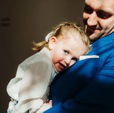 Deze week in Humo: posters #iksteunmartinez en #iksteunradja. Goed nieuws  ook voor de twijfelaars want dankzij het dunne papier schijnt de andere  zijde steeds een beetje door!