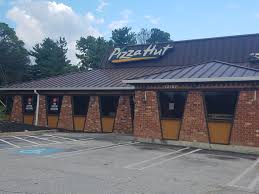 Pizza Hut At Potomac Valley Gaithersburg Closed For Renovations The Moco Show