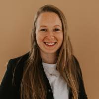 Veronica Beck's Instagram, Twitter & Facebook