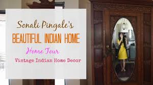 See more ideas about indian homes, indian home decor, indian decor. An Indian Home Tour Inside Mrs Sonali Pingale S Home With Vintage Indian Home Decor Youtube