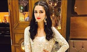 Maya Ali All Set To Make Her Bollywood Debut Veryfilmi