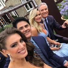 His birthday, what he did before fame, his family life, fun trivia facts, popularity rankings, and more. O Casamento De Ticiane Pinheiro E Cesar Tralli Em Campos Do Jordao Instagram Hair Roberto