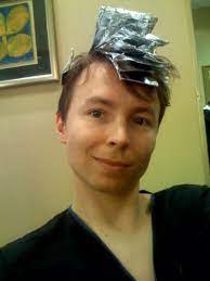 Use the dye or bleach mix on your hair, ensuring to fully cover the entire surface of that section of your hair. How To Highlight And Colour Your Hair At Home Using Foils Bellatory