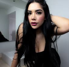 Comenta con un corazón negro 🖤