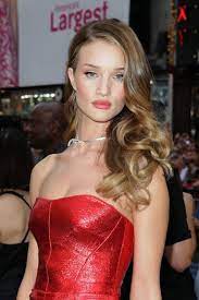 Get The Look Rosie Huntington Whiteley S Jessica Rabbit Inspired Tranformers Do Long Hair Styles Celebrity Beauty Wedding Hair And Makeup
