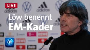 Bastian schweinsteiger (wenn möglich aus dem stadion), stefan kuntz. Interview Mit Sportjournalistin Esther Sedlaczek Wir Frauen Konnen Es