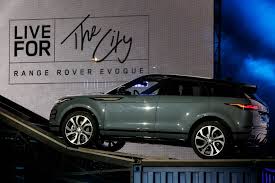 New Range Rover Evoque Rides To Aid Of Factory In Brexit Squeeze Bloomberg
