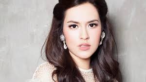Profil dan Biodata Raisa Andriana, Penyanyi Cantik nan Terkenal Asal  Jakarta