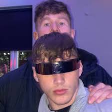 Stream Aaron Waring music