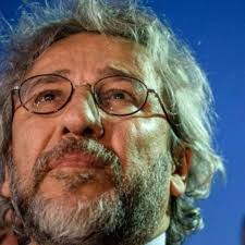 Der auch als fernsehmoderator arbeitende kolumnist und ehemalige chefredakteur der zeitung cumhuriyet wurde 2015 der spionage angeklagt und festgenommen. Die Wichtige Stimme Ist Erschopft Kultur