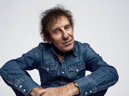 Interview Alain Souchon Je Me Sens A Cote Du Monde Et C Est Assez Sympa Guy Beart Interview Les Beatles