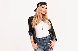 Am wunschbaum können erspielte taler gegen luxusgegenstände wie seife. Cora Schumacher Zieht Heute Abend Live Ins Promi Big Brother Haus Ein Das Ist Wie Presseportal