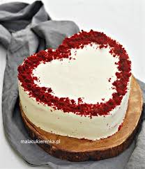 Red velvet is a wonderful chocolate cake alternative, something a little different and is perfect for any celebration. Mary Berry Red Velvet Cake Red Velvet Cake Recipe Velvet Cake Delicious This Red Velvet Marbled Cheesecake Is The Perfect Holiday Dessert Decoracion De Unas