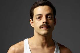 The movie fictionalizes the formation of queen and makes it much simpler than it was in real life. What Queen The World Thought Of Rami Malek S Freddie Mercury