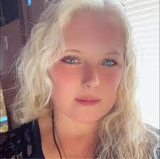 Janelle Prescott's Instagram, Twitter & Facebook