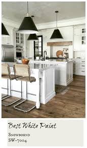 Kassy grace has painted her cabinets in sherwin williams snowbound sw 7004 and her walls in agreeable gray sw 7029. Sherwin Williams Pure White Or Snowbound Novocom Top