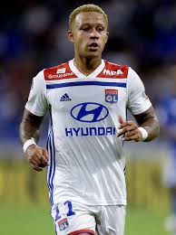 Memphis depay style in ghana. Lyon Star Memphis Depay S Eye Catching New Blond Hairstyle Is Not A Hit With Fans