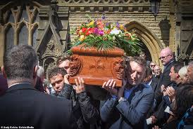 Изучайте релизы joe longthorne на discogs. Joe Longthorne S Funeral Takes Place In His Adopted Hometown Of Blackpool Daily Mail Online