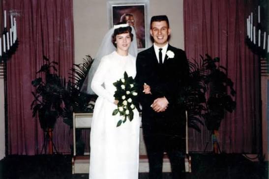 Gaither - #ThrowbackThursday to Bill and Gloria's wedding day! ❤️💍 Can you  guess how many years Gloria wore a plain gold wedding band she bought from  K-Mart? Find the answer in Gloria's