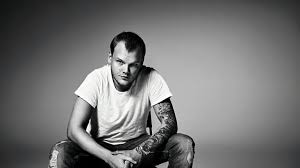 It features aloe blacc, who wrote the lyrics on a plane flying from geneva, switzerland this baby grows up attending american schools and immersed in american culture only to be seized by i.c.e. Today Marks The 7th Anniversary Of The Release Of Avicii S Iconic Single Wake Me Up Edm Com The Latest Electronic Dance Music News Reviews Artists