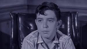 🤙🏼🤙🏼🤙🏼🤙🏼🤙🏼🤙🏼 Old school windsurfing in other perspective.  Todays history test had something remarkable. Students had a test about the  end of the cold war and the optimism of the nineties. So i