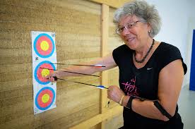 Retrouvez toute l'actualité du sport : Annick Collin Plusieurs Cordes A Son Arc Le Journal Des Activites Sociales De L Energie
