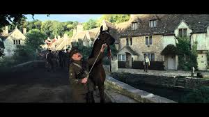 Quand la première guerre mondiale éclate, le père d'albert vend joey à l'armée britannique. Cheval De Guerre Bande Annonce Youtube