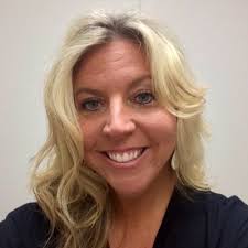 Leslie James (@lesliejames79)