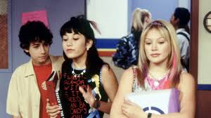 After working in local theater plays and television commercials in her childhood, duff gained fame for playing lizzie mcguire in the television series lizzie mcguire and in the theatrical film. Hilary Duff Suggested Lizzie Mcguire Reboot May Get Same Treatment As Love Victor Teen Vogue
