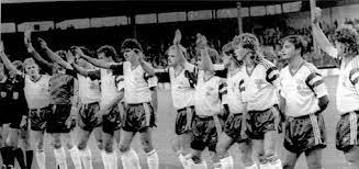 Fülle die lücken für jedes gewählte thema mit wörtern, die mit dem buchstaben der zufallsrunde beginnen. Fussballlanderspiel Belgien Ddr 1990 Wikipedia