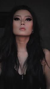 Late to this trend. Oh welllllll 🔪