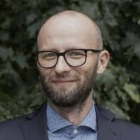 90+ "Peter Manager" profiles